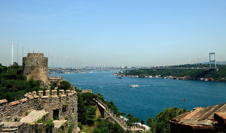 ISTANBUL HALF-DAY MORNING BOSPHORUS CRUISE AND ASIAN SIDE